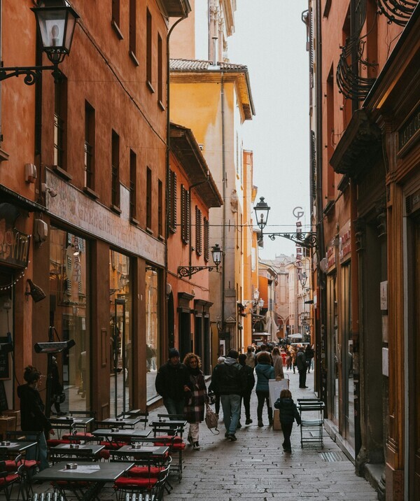 bologna streets-1-1