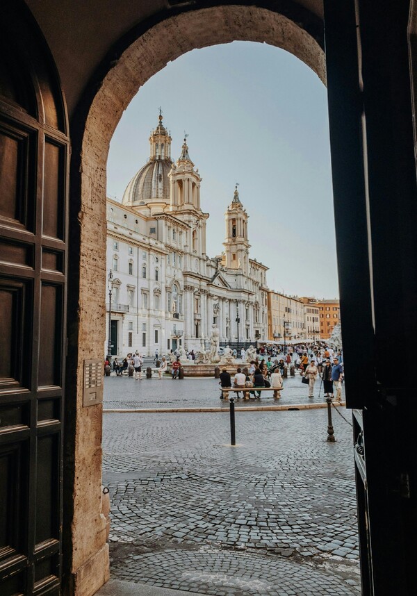 piazza navona  indoor-1