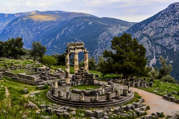 sanctuary of athena delphi-1